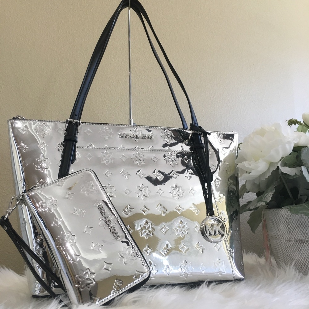 Michael Kors Ciara zipper shoulder tote & wallet - Picture 2 of 8